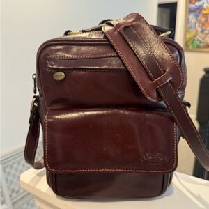 Elegant Brown Leather Messenger Bag